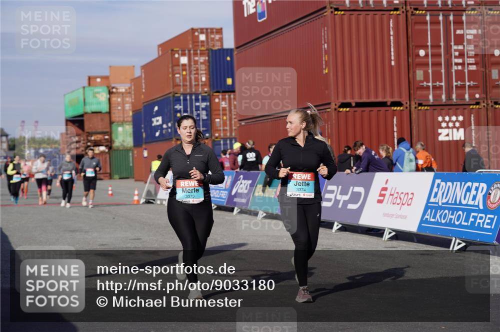 03.10.2025 - Köhlbrandbrückenlauf Michael Burmester http://msf.ph/oto/9033180 03.10.2025 10:41:14 Ziel 2182, 2548, 2723, 3373, 3374 meine-sportfotos.de