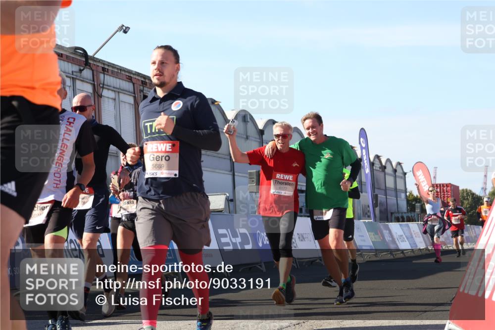 03.10.2025 - Köhlbrandbrückenlauf Luisa Fischer http://msf.ph/oto/9033191 03.10.2025 13:10:31 Ziel 4386, 4429, 4479, 4710, 4711, 4774, 5229, 5383, 5689, 5738, 5889, 6024, 6177, 6294, 6779, 6781, 6782 meine-sportfotos.de