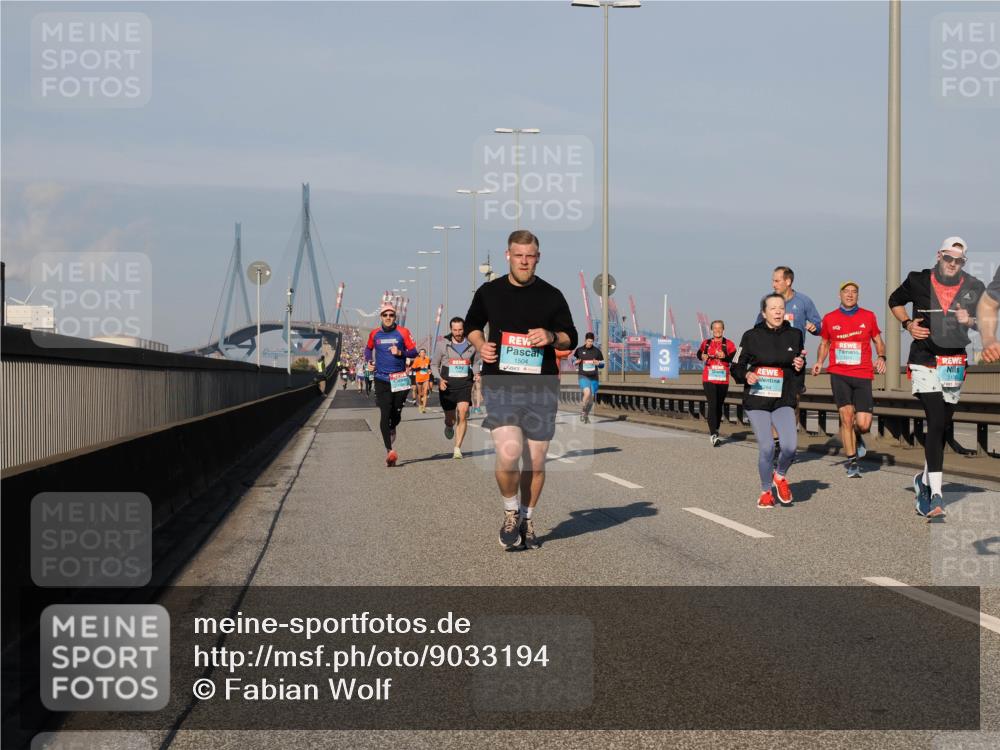 03.10.2025 - Köhlbrandbrückenlauf Fabian Wolf http://msf.ph/oto/9033194 03.10.2025 09:47:16 Position 3 3, 1504, 1130 meine-sportfotos.de