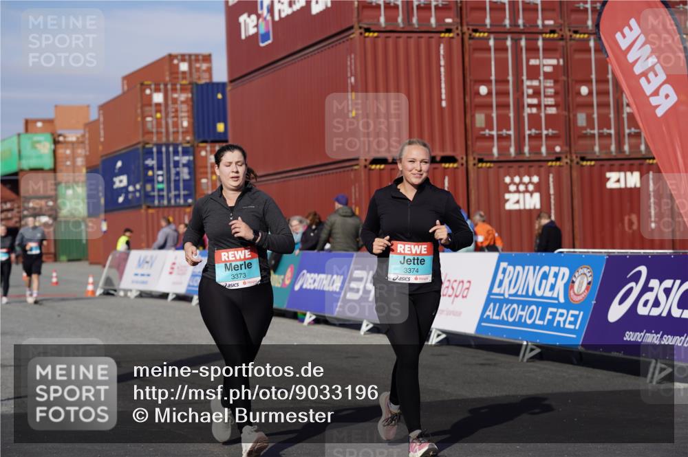 03.10.2025 - Köhlbrandbrückenlauf Michael Burmester http://msf.ph/oto/9033196 03.10.2025 10:41:14 Ziel 2182, 2548, 2723, 3373, 3374 meine-sportfotos.de