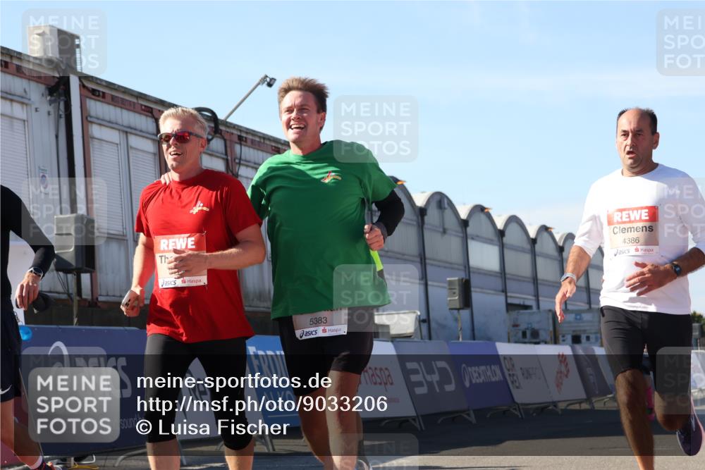03.10.2025 - Köhlbrandbrückenlauf Luisa Fischer http://msf.ph/oto/9033206 03.10.2025 13:10:32 Ziel 4386, 4429, 4479, 4514, 4710, 4711, 4774, 5229, 5383, 5689, 5738, 5889, 6024, 6177, 6294, 6779, 6781, 6782 meine-sportfotos.de