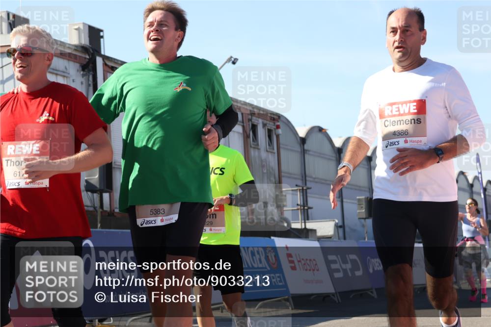 03.10.2025 - Köhlbrandbrückenlauf Luisa Fischer http://msf.ph/oto/9033213 03.10.2025 13:10:33 Ziel 4386, 4429, 4479, 4514, 4710, 4711, 4774, 5229, 5383, 5689, 5738, 5889, 6024, 6177, 6294, 6779, 6781, 6782 meine-sportfotos.de