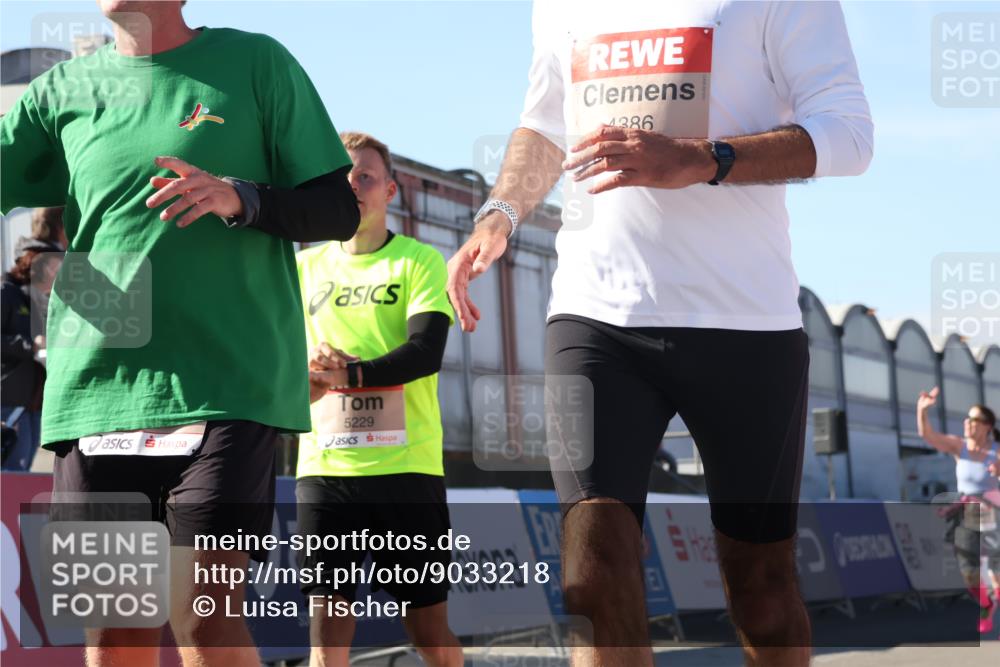 03.10.2025 - Köhlbrandbrückenlauf Luisa Fischer http://msf.ph/oto/9033218 03.10.2025 13:10:34 Ziel 4386, 4429, 4514, 4710, 4711, 4774, 5229, 5383, 5410, 5689, 5738, 5889, 6024, 6177, 6294, 6779, 6781, 6782 meine-sportfotos.de