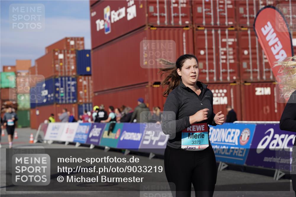 03.10.2025 - Köhlbrandbrückenlauf Michael Burmester http://msf.ph/oto/9033219 03.10.2025 10:41:15 Ziel 2182, 2199, 2547, 2548, 3373, 3374 meine-sportfotos.de