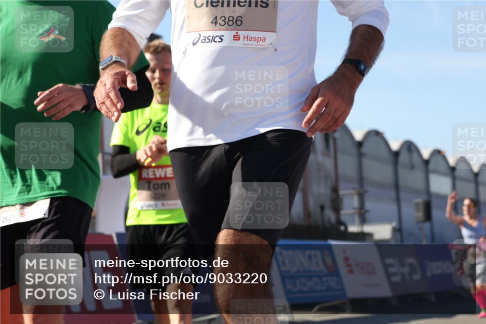 03.10.2025 - Köhlbrandbrückenlauf Luisa Fischer http://msf.ph/oto/9033220 03.10.2025 13:10:34 Ziel 4386, 4429, 4514, 4710, 4711, 4774, 5229, 5383, 5410, 5689, 5738, 5889, 6024, 6177, 6294, 6779, 6781, 6782 meine-sportfotos.de