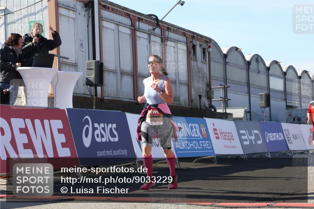 03.10.2025 - Köhlbrandbrückenlauf Luisa Fischer http://msf.ph/oto/9033229 03.10.2025 13:10:37 Ziel 4386, 4429, 4488, 4514, 5229, 5383, 5410, 5689, 5738, 5753, 5889, 6024, 6177, 6269, 6273, 6294, 6779, 6782 meine-sportfotos.de