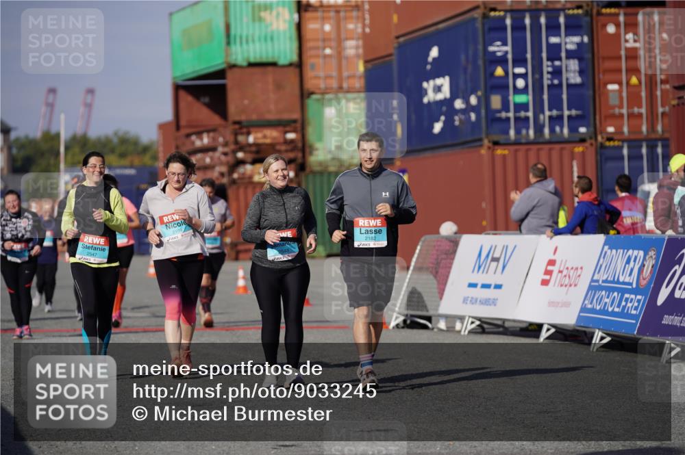 03.10.2025 - Köhlbrandbrückenlauf Michael Burmester http://msf.ph/oto/9033245 03.10.2025 10:41:18 Ziel 2182, 2199, 2547, 2548, 2555 meine-sportfotos.de