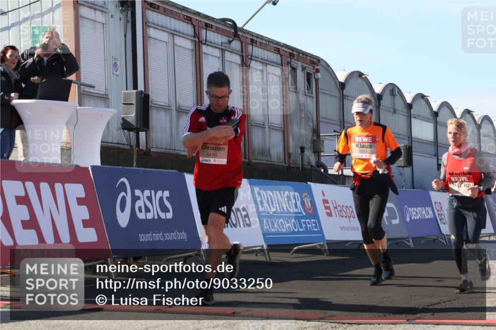 03.10.2025 - Köhlbrandbrückenlauf Luisa Fischer http://msf.ph/oto/9033250 03.10.2025 13:10:39 Ziel 4081, 4386, 4429, 4488, 4514, 5229, 5383, 5410, 5689, 5738, 5753, 5889, 6024, 6177, 6269, 6273, 6779 meine-sportfotos.de
