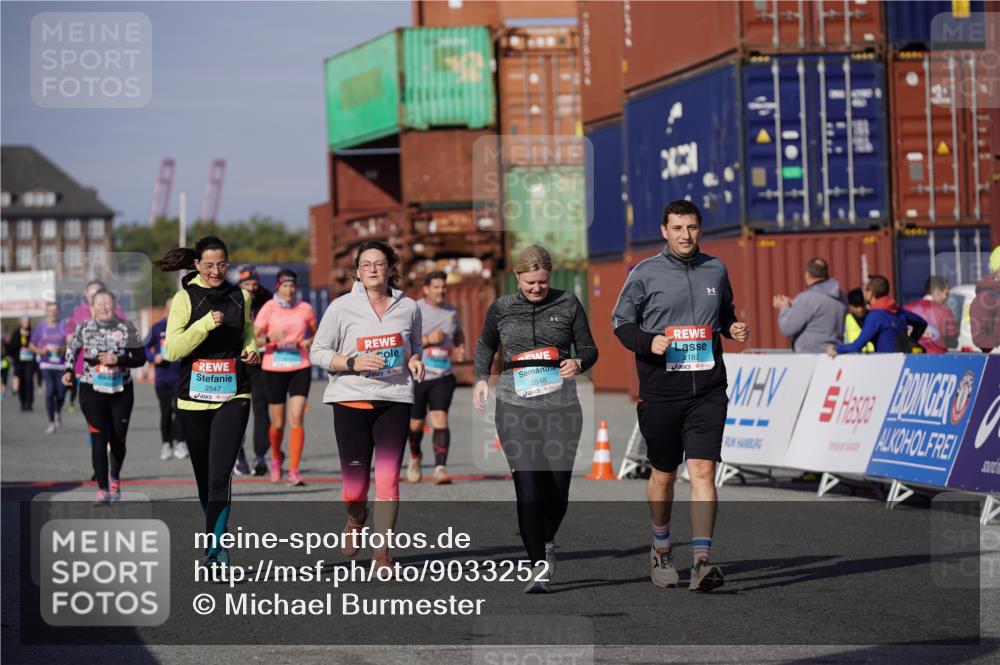 03.10.2025 - Köhlbrandbrückenlauf Michael Burmester http://msf.ph/oto/9033252 03.10.2025 10:41:20 Ziel 2182, 2199, 2547, 2548, 2555, 2612, 2613 meine-sportfotos.de