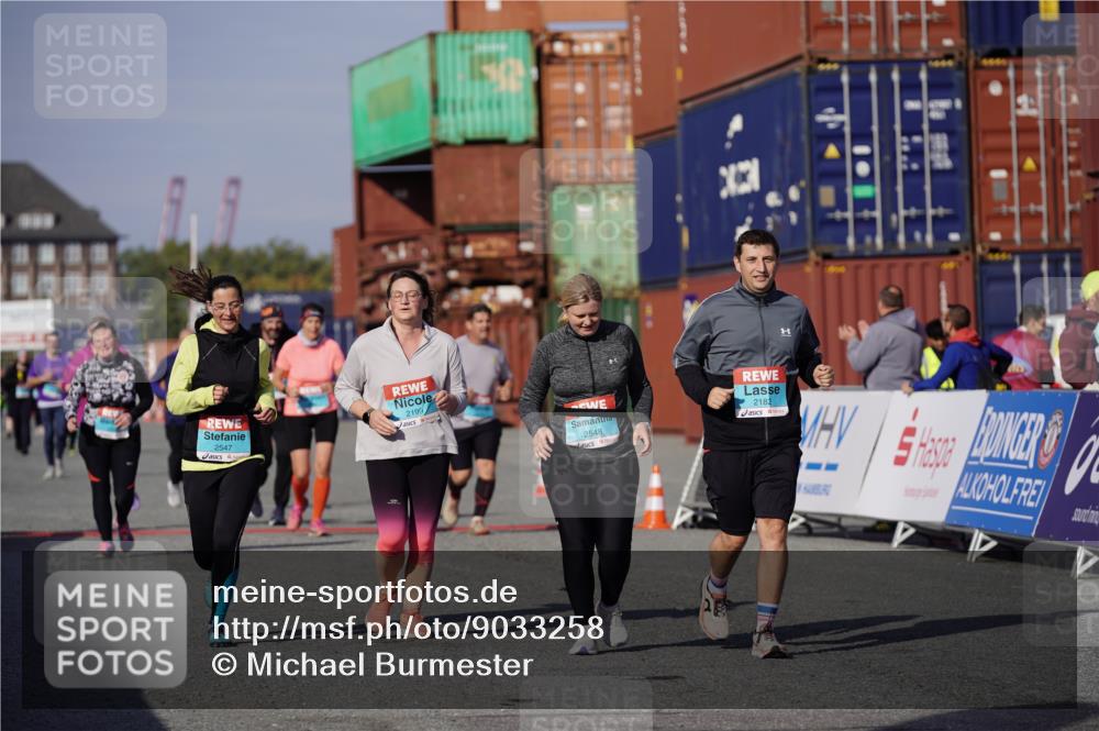 03.10.2025 - Köhlbrandbrückenlauf Michael Burmester http://msf.ph/oto/9033258 03.10.2025 10:41:20 Ziel 2182, 2199, 2547, 2548, 2555, 2612, 2613 meine-sportfotos.de