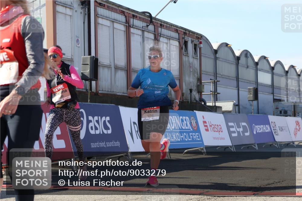 03.10.2025 - Köhlbrandbrückenlauf Luisa Fischer http://msf.ph/oto/9033279 03.10.2025 13:10:42 Ziel 4081, 4386, 4412, 4488, 4514, 5229, 5383, 5410, 5738, 5753, 5889, 6177, 6269, 6273, 6779 meine-sportfotos.de