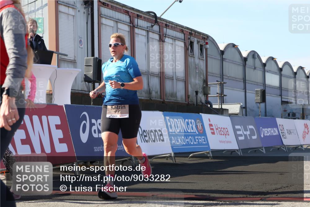 03.10.2025 - Köhlbrandbrückenlauf Luisa Fischer http://msf.ph/oto/9033282 03.10.2025 13:10:43 Ziel 4081, 4386, 4412, 4488, 4514, 5229, 5383, 5410, 5738, 5753, 5889, 6177, 6269, 6273, 6779 meine-sportfotos.de