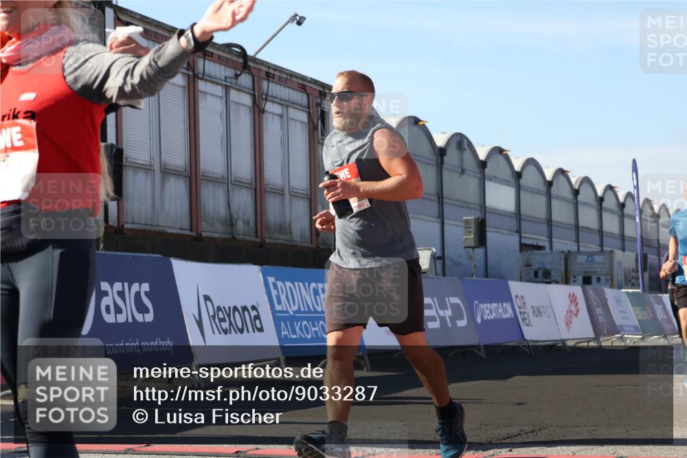 03.10.2025 - Köhlbrandbrückenlauf Luisa Fischer http://msf.ph/oto/9033287 03.10.2025 13:10:45 Ziel 4081, 4412, 4488, 4514, 5410, 5753, 5791, 6269, 6273 meine-sportfotos.de