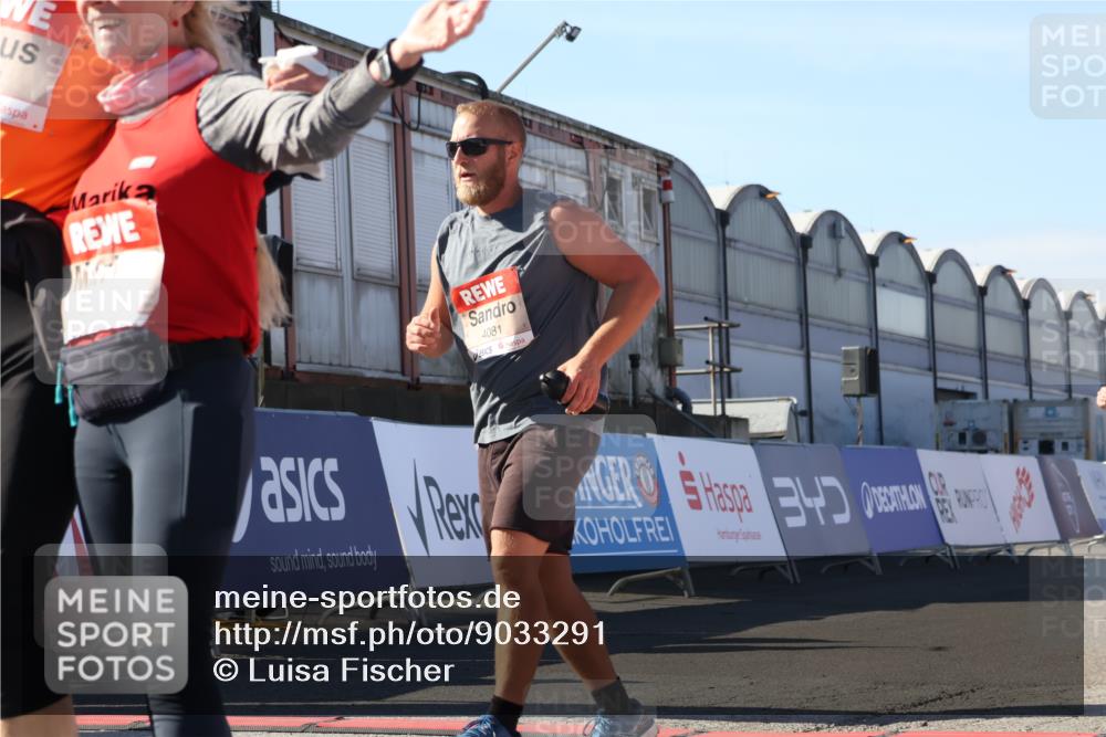 03.10.2025 - Köhlbrandbrückenlauf Luisa Fischer http://msf.ph/oto/9033291 03.10.2025 13:10:45 Ziel 4081, 4412, 4488, 4514, 5410, 5753, 5791, 6269, 6273 meine-sportfotos.de