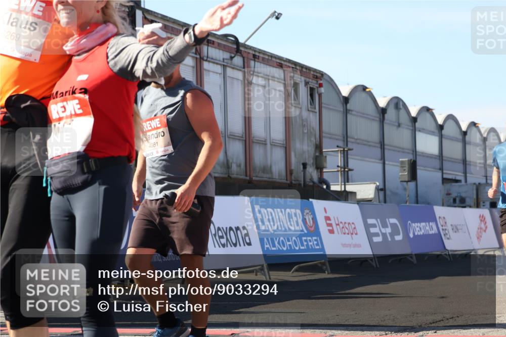 03.10.2025 - Köhlbrandbrückenlauf Luisa Fischer http://msf.ph/oto/9033294 03.10.2025 13:10:46 Ziel 4081, 4412, 4488, 4514, 5410, 5753, 5791, 6269, 6273 meine-sportfotos.de