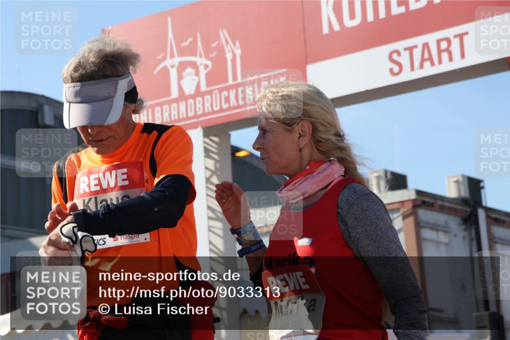 03.10.2025 - Köhlbrandbrückenlauf Luisa Fischer http://msf.ph/oto/9033313 03.10.2025 13:10:49 Ziel 4081, 4352, 4401, 4412, 4488, 4689, 4862, 5410, 5753, 5791, 6269, 6273, 6274 meine-sportfotos.de