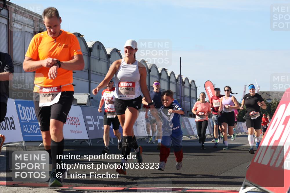 03.10.2025 - Köhlbrandbrückenlauf Luisa Fischer http://msf.ph/oto/9033323 03.10.2025 13:10:53 Ziel 4081, 4352, 4370, 4401, 4412, 4488, 4547, 4689, 4862, 4933, 4998, 5103, 5753, 5791, 5965, 6274, 6665 meine-sportfotos.de