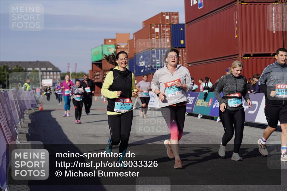 03.10.2025 - Köhlbrandbrückenlauf Michael Burmester http://msf.ph/oto/9033326 03.10.2025 10:41:24 Ziel 2182, 2199, 2307, 2547, 2548, 2555, 2612, 2613, 2666 meine-sportfotos.de