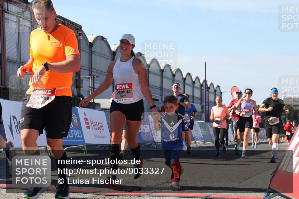 03.10.2025 - Köhlbrandbrückenlauf Luisa Fischer http://msf.ph/oto/9033327 03.10.2025 13:10:54 Ziel 4081, 4352, 4370, 4401, 4412, 4547, 4689, 4862, 4933, 4998, 5103, 5791, 5965, 6274, 6665, 6797 meine-sportfotos.de