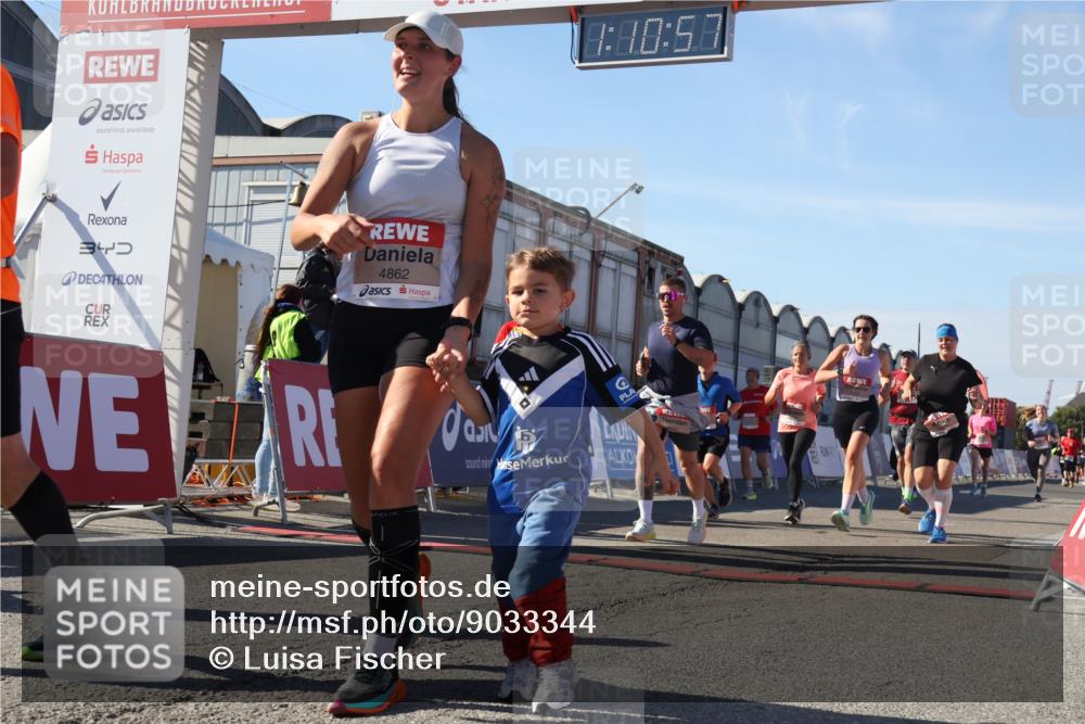 03.10.2025 - Köhlbrandbrückenlauf Luisa Fischer http://msf.ph/oto/9033344 03.10.2025 13:10:56 Ziel 4352, 4370, 4401, 4412, 4506, 4547, 4689, 4862, 4933, 4998, 5103, 5791, 5965, 6274, 6330, 6449, 6450, 6665, 6797 meine-sportfotos.de
