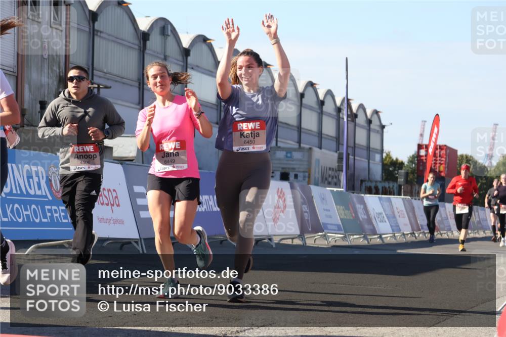 03.10.2025 - Köhlbrandbrückenlauf Luisa Fischer http://msf.ph/oto/9033386 03.10.2025 13:11:00 Ziel 4352, 4370, 4401, 4506, 4547, 4689, 4862, 4933, 4998, 5103, 5791, 5965, 6274, 6330, 6449, 6450, 6665, 6797 meine-sportfotos.de
