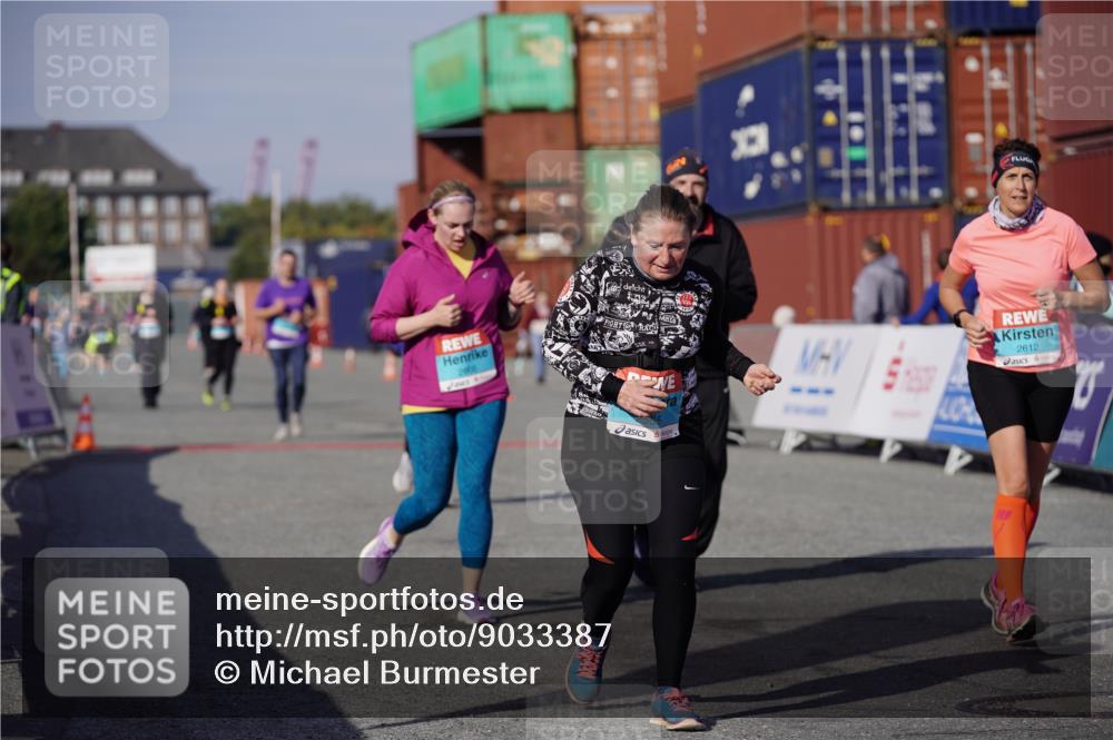 03.10.2025 - Köhlbrandbrückenlauf Michael Burmester http://msf.ph/oto/9033387 03.10.2025 10:41:29 Ziel 2307, 2555, 2612, 2613, 2666, 3517 meine-sportfotos.de