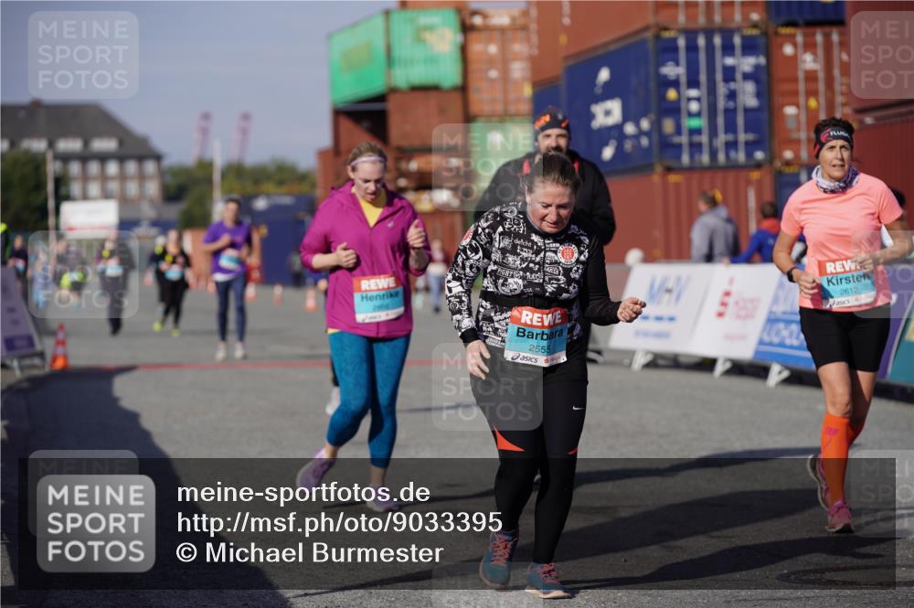 03.10.2025 - Köhlbrandbrückenlauf Michael Burmester http://msf.ph/oto/9033395 03.10.2025 10:41:29 Ziel 2307, 2555, 2612, 2613, 2666, 3517 meine-sportfotos.de