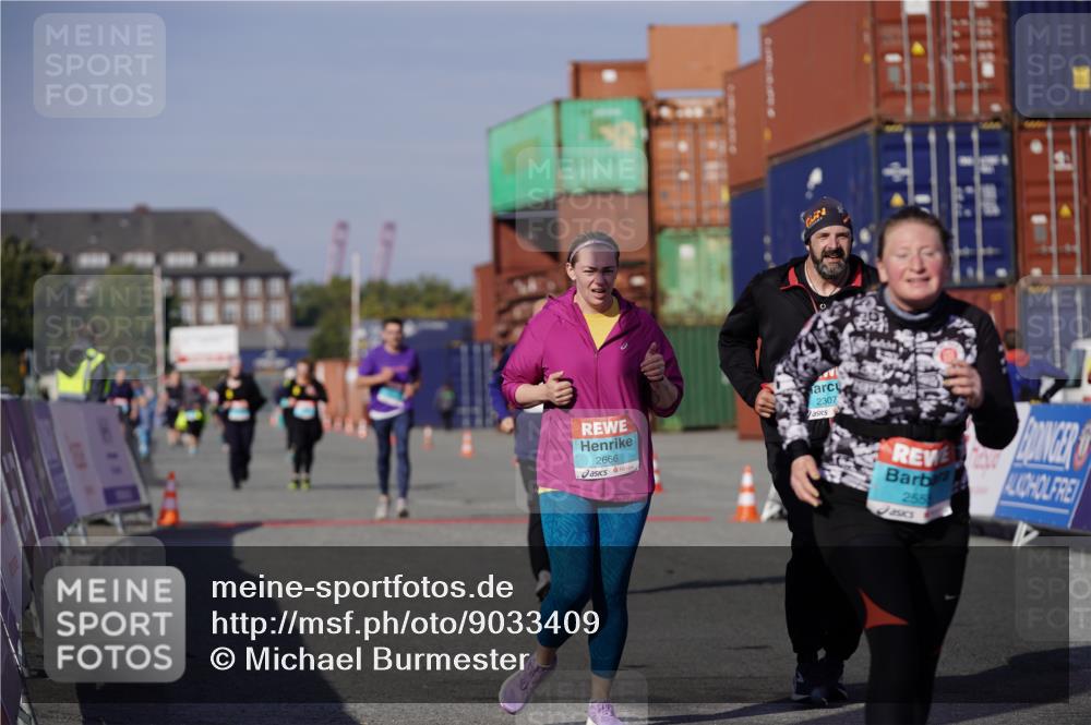 03.10.2025 - Köhlbrandbrückenlauf Michael Burmester http://msf.ph/oto/9033409 03.10.2025 10:41:30 Ziel 2307, 2555, 2612, 2613, 2666, 3517 meine-sportfotos.de