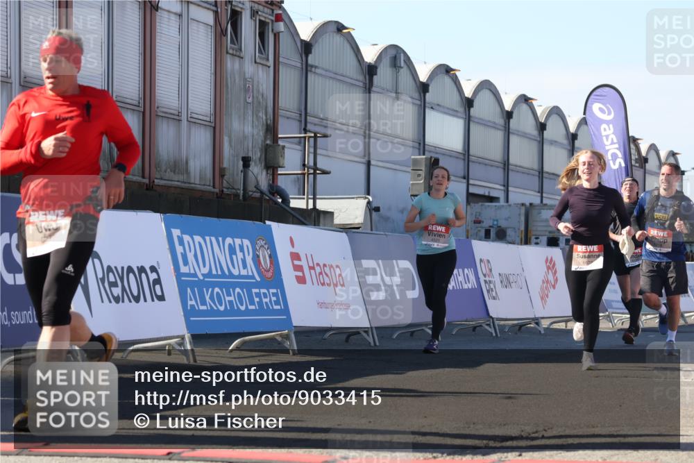 03.10.2025 - Köhlbrandbrückenlauf Luisa Fischer http://msf.ph/oto/9033415 03.10.2025 13:11:08 Ziel 4135, 4370, 4506, 4521, 4933, 4998, 5103, 5218, 5258, 5965, 6272, 6330, 6449, 6450, 6572, 6751, 6797 meine-sportfotos.de