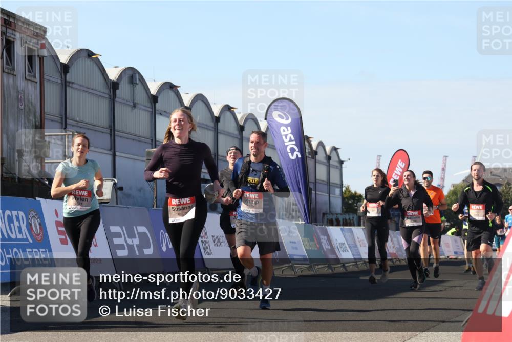 03.10.2025 - Köhlbrandbrückenlauf Luisa Fischer http://msf.ph/oto/9033427 03.10.2025 13:11:09 Ziel 4135, 4370, 4506, 4521, 5218, 5258, 6272, 6330, 6449, 6450, 6572, 6727, 6751, 6797 meine-sportfotos.de