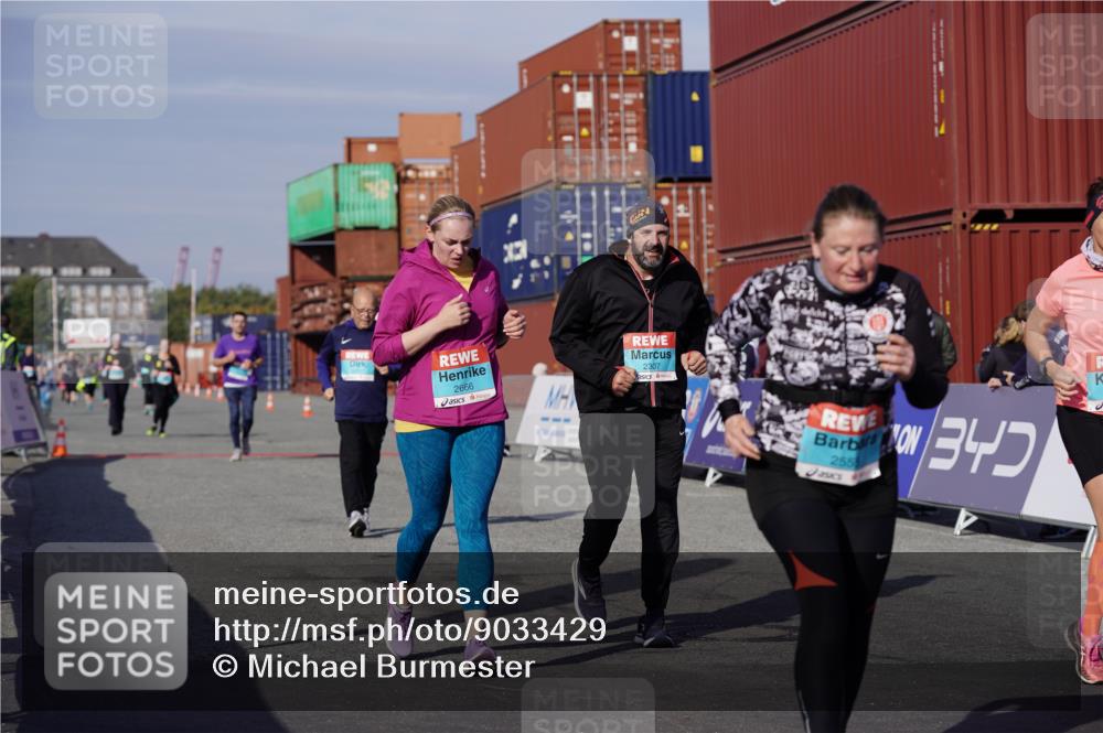 03.10.2025 - Köhlbrandbrückenlauf Michael Burmester http://msf.ph/oto/9033429 03.10.2025 10:41:31 Ziel 2307, 2612, 2613, 2666, 3517 meine-sportfotos.de