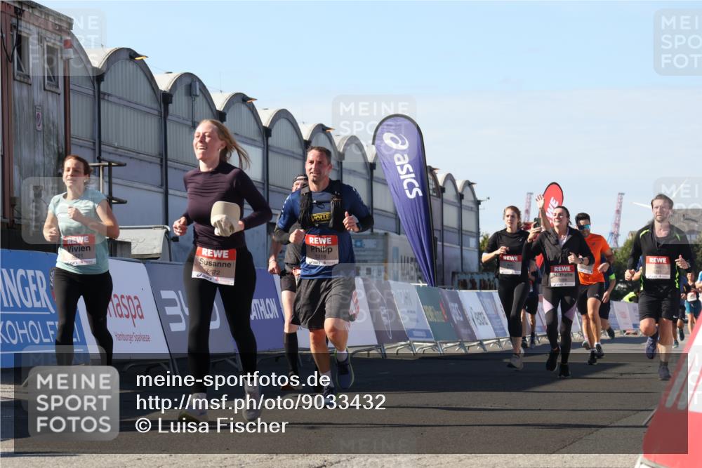 03.10.2025 - Köhlbrandbrückenlauf Luisa Fischer http://msf.ph/oto/9033432 03.10.2025 13:11:09 Ziel 4135, 4370, 4506, 4521, 5218, 5258, 6272, 6330, 6449, 6450, 6572, 6727, 6751, 6797 meine-sportfotos.de
