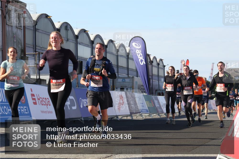 03.10.2025 - Köhlbrandbrückenlauf Luisa Fischer http://msf.ph/oto/9033436 03.10.2025 13:11:10 Ziel 4135, 4506, 4521, 5218, 5258, 5522, 6272, 6330, 6449, 6450, 6572, 6727, 6751, 6797 meine-sportfotos.de