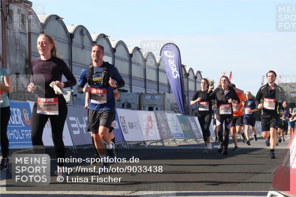 03.10.2025 - Köhlbrandbrückenlauf Luisa Fischer http://msf.ph/oto/9033438 03.10.2025 13:11:10 Ziel 4135, 4506, 4521, 5218, 5258, 5522, 6272, 6330, 6449, 6450, 6572, 6727, 6751, 6797 meine-sportfotos.de