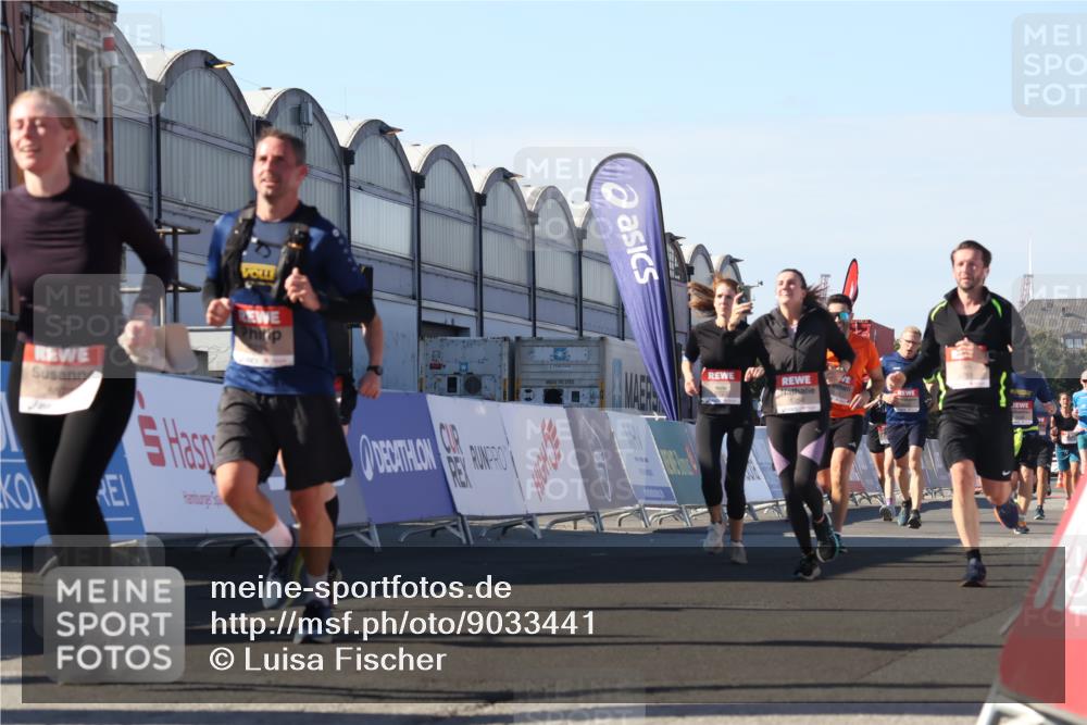 03.10.2025 - Köhlbrandbrückenlauf Luisa Fischer http://msf.ph/oto/9033441 03.10.2025 13:11:10 Ziel 4135, 4506, 4521, 5218, 5258, 5522, 6272, 6330, 6449, 6450, 6572, 6727, 6751, 6797 meine-sportfotos.de