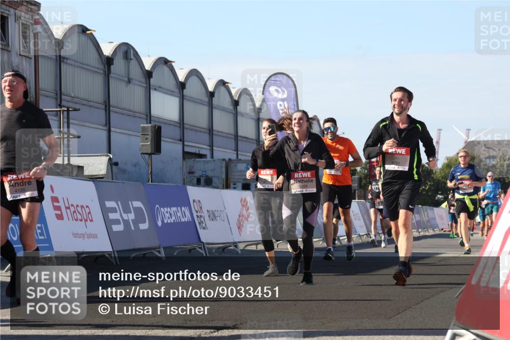 03.10.2025 - Köhlbrandbrückenlauf Luisa Fischer http://msf.ph/oto/9033451 03.10.2025 13:11:11 Ziel 4135, 4506, 4521, 5218, 5258, 5522, 6272, 6330, 6449, 6450, 6572, 6727, 6751 meine-sportfotos.de