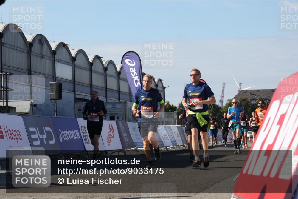 03.10.2025 - Köhlbrandbrückenlauf Luisa Fischer http://msf.ph/oto/9033475 03.10.2025 13:11:15 Ziel 4135, 4293, 4521, 5218, 5258, 5522, 5754, 6080, 6272, 6572, 6685, 6686, 6727, 6751 meine-sportfotos.de