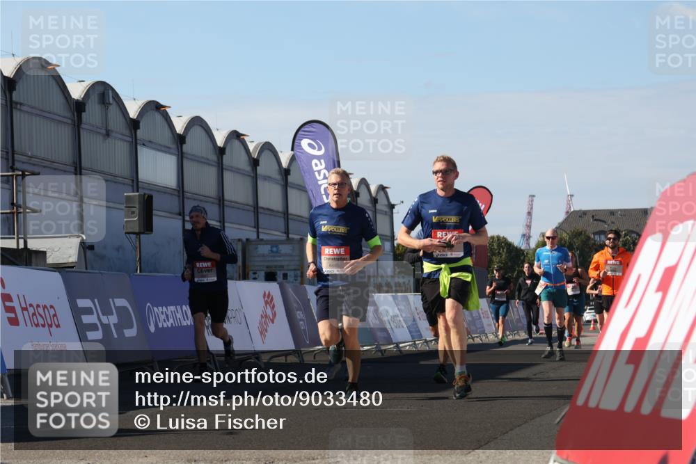 03.10.2025 - Köhlbrandbrückenlauf Luisa Fischer http://msf.ph/oto/9033480 03.10.2025 13:11:15 Ziel 4135, 4293, 4521, 5218, 5258, 5522, 5754, 6080, 6272, 6572, 6685, 6686, 6727, 6751 meine-sportfotos.de