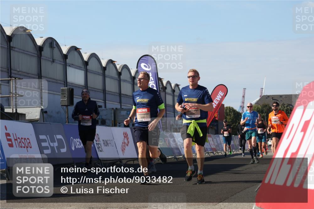03.10.2025 - Köhlbrandbrückenlauf Luisa Fischer http://msf.ph/oto/9033482 03.10.2025 13:11:16 Ziel 4135, 4293, 4521, 5218, 5258, 5522, 5754, 6080, 6272, 6572, 6685, 6686, 6726, 6727, 6751 meine-sportfotos.de