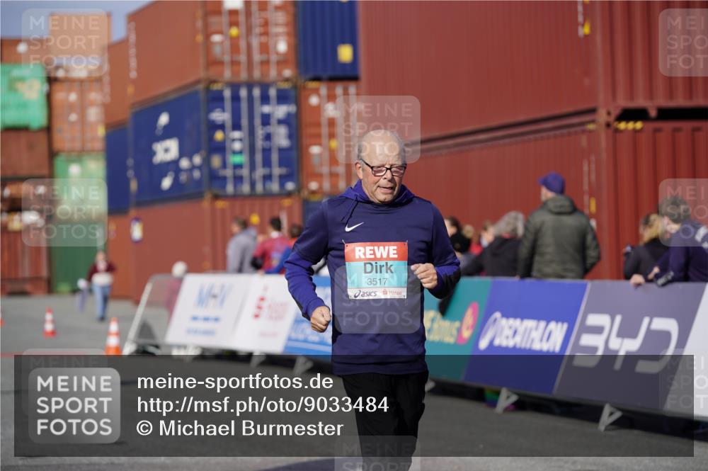 03.10.2025 - Köhlbrandbrückenlauf Michael Burmester http://msf.ph/oto/9033484 03.10.2025 10:41:36 Ziel 2988, 3517 meine-sportfotos.de