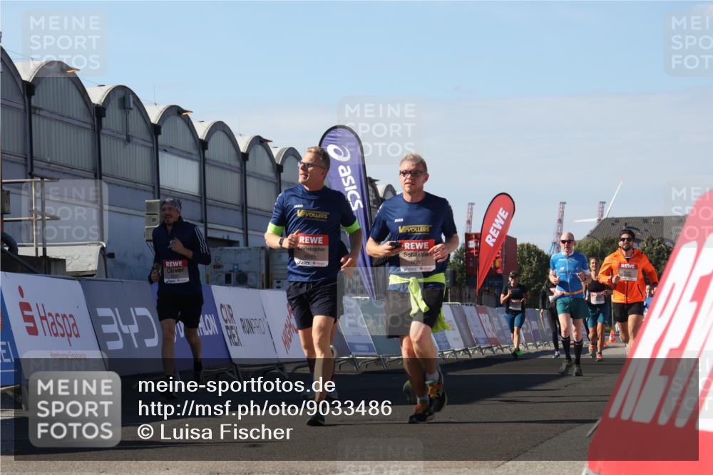 03.10.2025 - Köhlbrandbrückenlauf Luisa Fischer http://msf.ph/oto/9033486 03.10.2025 13:11:16 Ziel 4135, 4293, 4521, 5218, 5258, 5522, 5754, 6080, 6272, 6572, 6685, 6686, 6726, 6727, 6751 meine-sportfotos.de