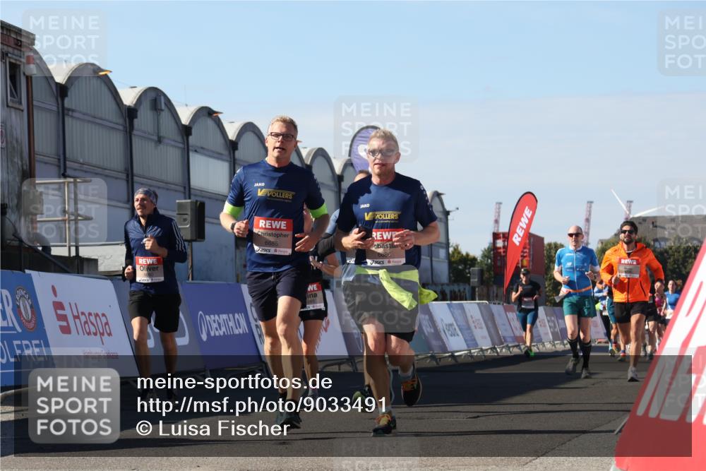 03.10.2025 - Köhlbrandbrückenlauf Luisa Fischer http://msf.ph/oto/9033491 03.10.2025 13:11:17 Ziel 4135, 4293, 4521, 4597, 5218, 5258, 5522, 5754, 6080, 6272, 6572, 6685, 6686, 6726, 6727, 6751 meine-sportfotos.de