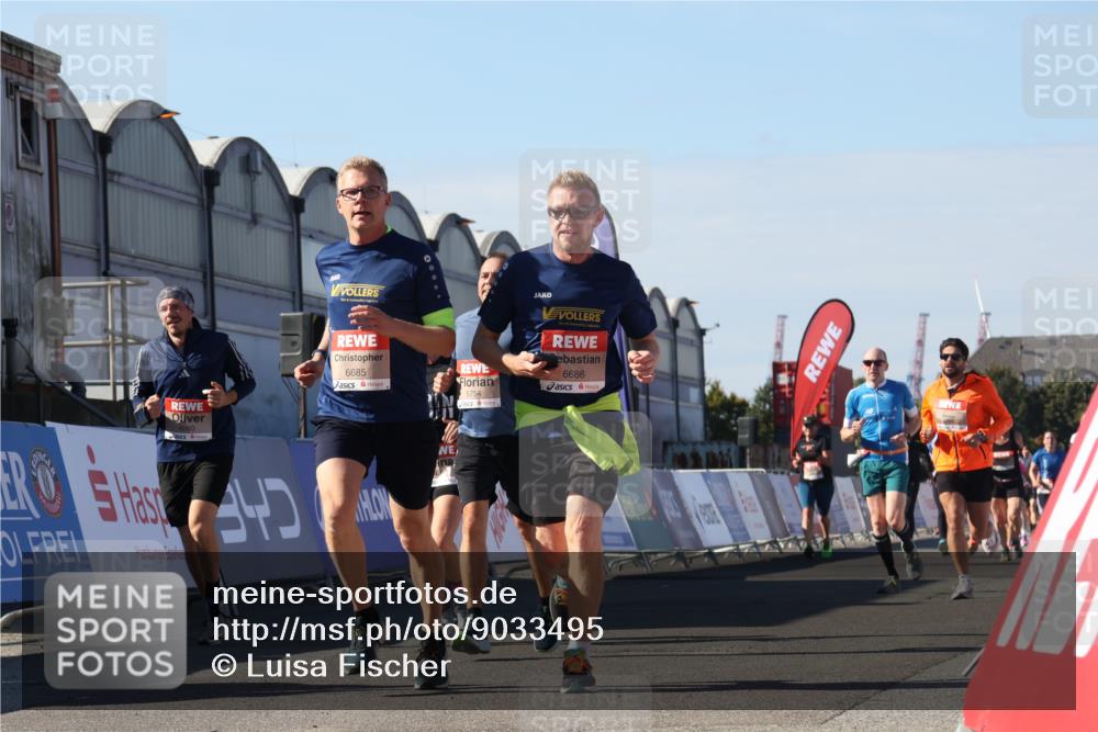 03.10.2025 - Köhlbrandbrückenlauf Luisa Fischer http://msf.ph/oto/9033495 03.10.2025 13:11:17 Ziel 4135, 4293, 4521, 4597, 5218, 5258, 5522, 5754, 6080, 6272, 6572, 6685, 6686, 6726, 6727, 6751 meine-sportfotos.de
