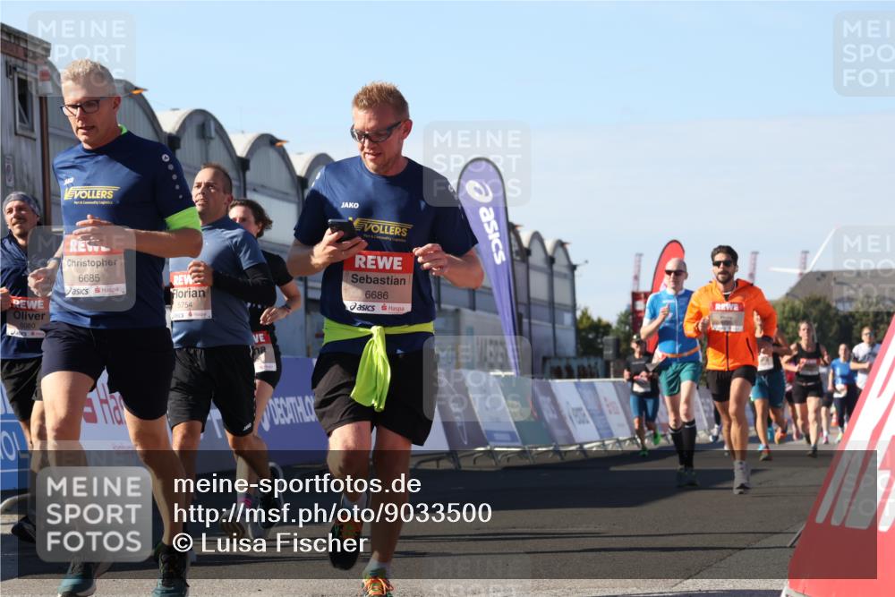 03.10.2025 - Köhlbrandbrückenlauf Luisa Fischer http://msf.ph/oto/9033500 03.10.2025 13:11:18 Ziel 4135, 4293, 4521, 4597, 5218, 5258, 5522, 5754, 6080, 6272, 6572, 6685, 6686, 6726, 6727, 6751 meine-sportfotos.de