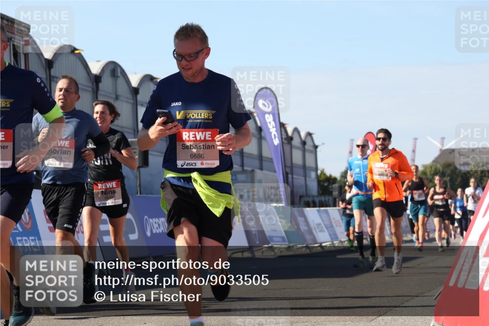 03.10.2025 - Köhlbrandbrückenlauf Luisa Fischer http://msf.ph/oto/9033505 03.10.2025 13:11:18 Ziel 4135, 4293, 4521, 4597, 5218, 5258, 5522, 5754, 6080, 6272, 6572, 6685, 6686, 6726, 6727, 6751 meine-sportfotos.de