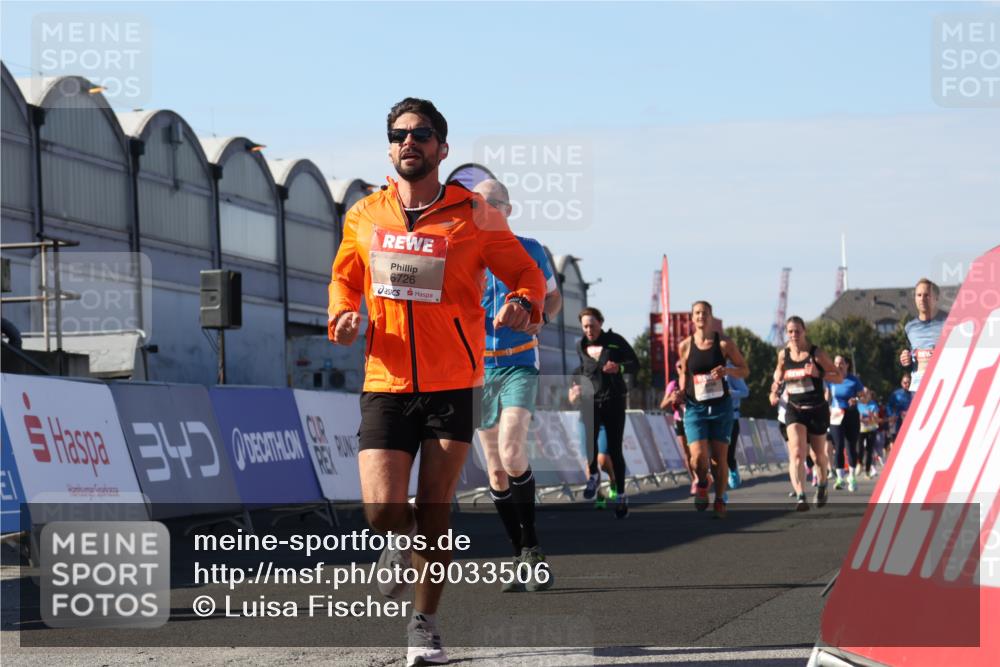 03.10.2025 - Köhlbrandbrückenlauf Luisa Fischer http://msf.ph/oto/9033506 03.10.2025 13:11:21 Ziel 4135, 4293, 4521, 4597, 4999, 5218, 5258, 5522, 5754, 5939, 6028, 6080, 6572, 6685, 6686, 6726, 6727, 6751 meine-sportfotos.de