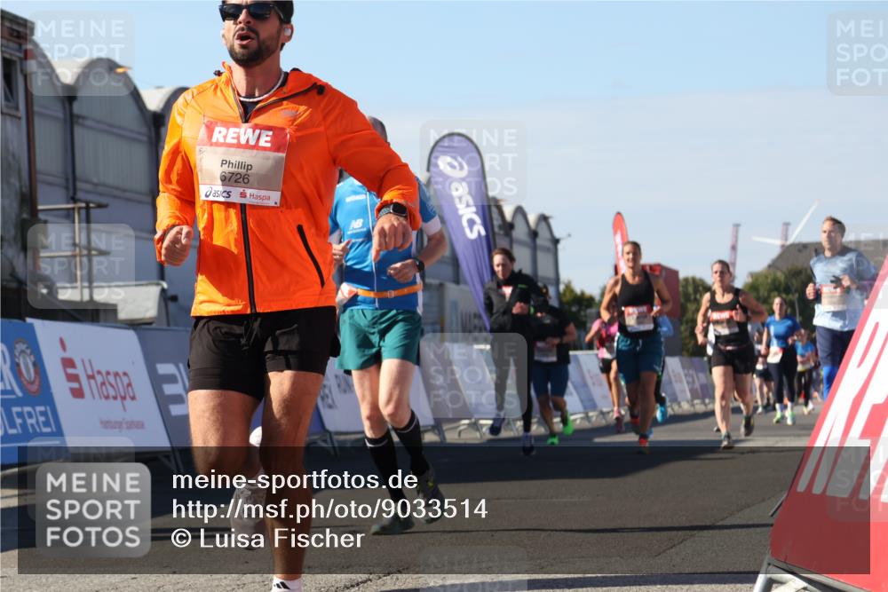 03.10.2025 - Köhlbrandbrückenlauf Luisa Fischer http://msf.ph/oto/9033514 03.10.2025 13:11:21 Ziel 4135, 4293, 4521, 4597, 4999, 5218, 5258, 5522, 5754, 5939, 6028, 6080, 6572, 6685, 6686, 6726, 6727, 6751 meine-sportfotos.de