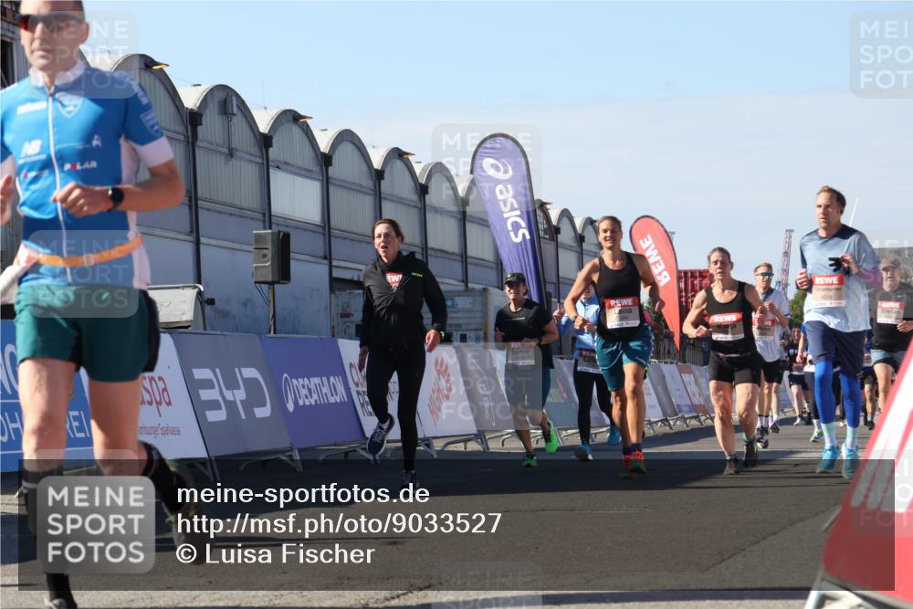 03.10.2025 - Köhlbrandbrückenlauf Luisa Fischer http://msf.ph/oto/9033527 03.10.2025 13:11:23 Ziel 4135, 4293, 4315, 4325, 4521, 4597, 4999, 5145, 5258, 5522, 5754, 5939, 6028, 6080, 6680, 6685, 6686, 6726, 6727, 6751 meine-sportfotos.de