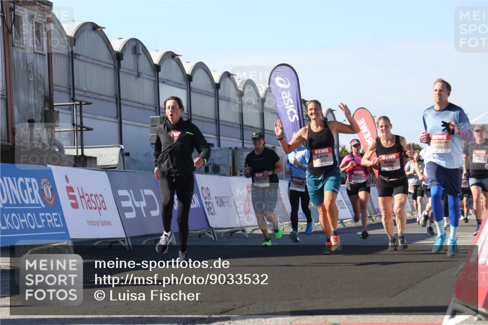 03.10.2025 - Köhlbrandbrückenlauf Luisa Fischer http://msf.ph/oto/9033532 03.10.2025 13:11:23 Ziel 4135, 4293, 4315, 4325, 4521, 4597, 4999, 5145, 5258, 5522, 5754, 5939, 6028, 6080, 6680, 6685, 6686, 6726, 6727, 6751 meine-sportfotos.de