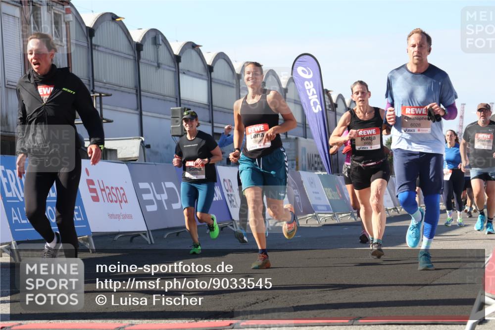 03.10.2025 - Köhlbrandbrückenlauf Luisa Fischer http://msf.ph/oto/9033545 03.10.2025 13:11:25 Ziel 4293, 4315, 4325, 4597, 4999, 5145, 5522, 5754, 5794, 5939, 6028, 6080, 6563, 6680, 6685, 6686, 6690, 6691, 6726, 6727 meine-sportfotos.de